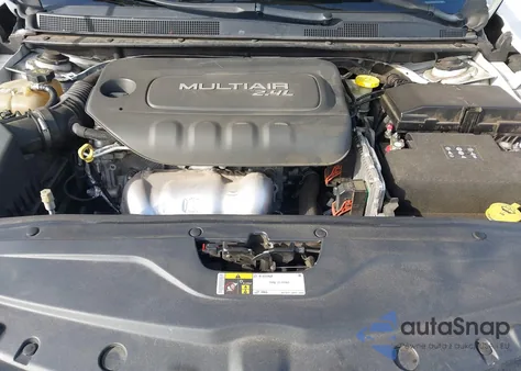 2015 Chrysler 200 C z USA, uszkodzony, nr VIN 1C3CCCCB2FN576353